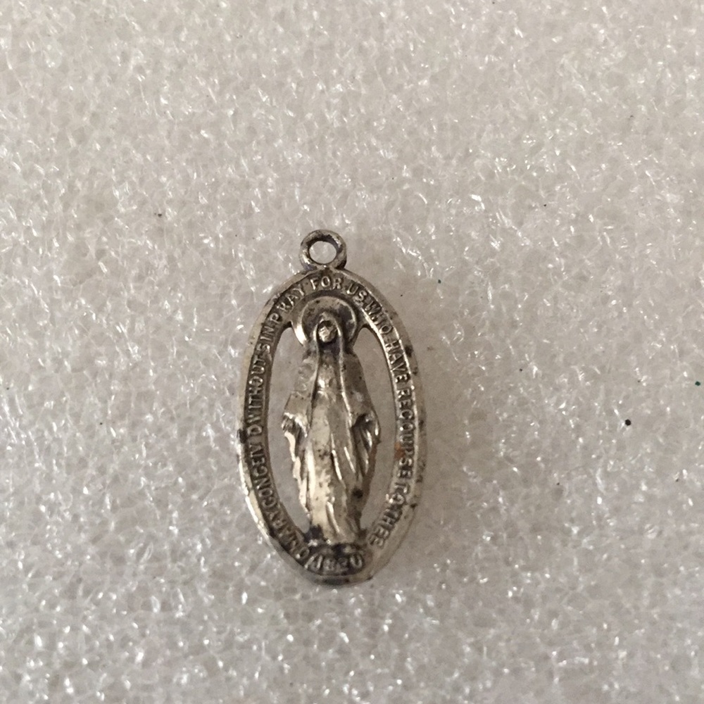Vintage sterling prayer pendent